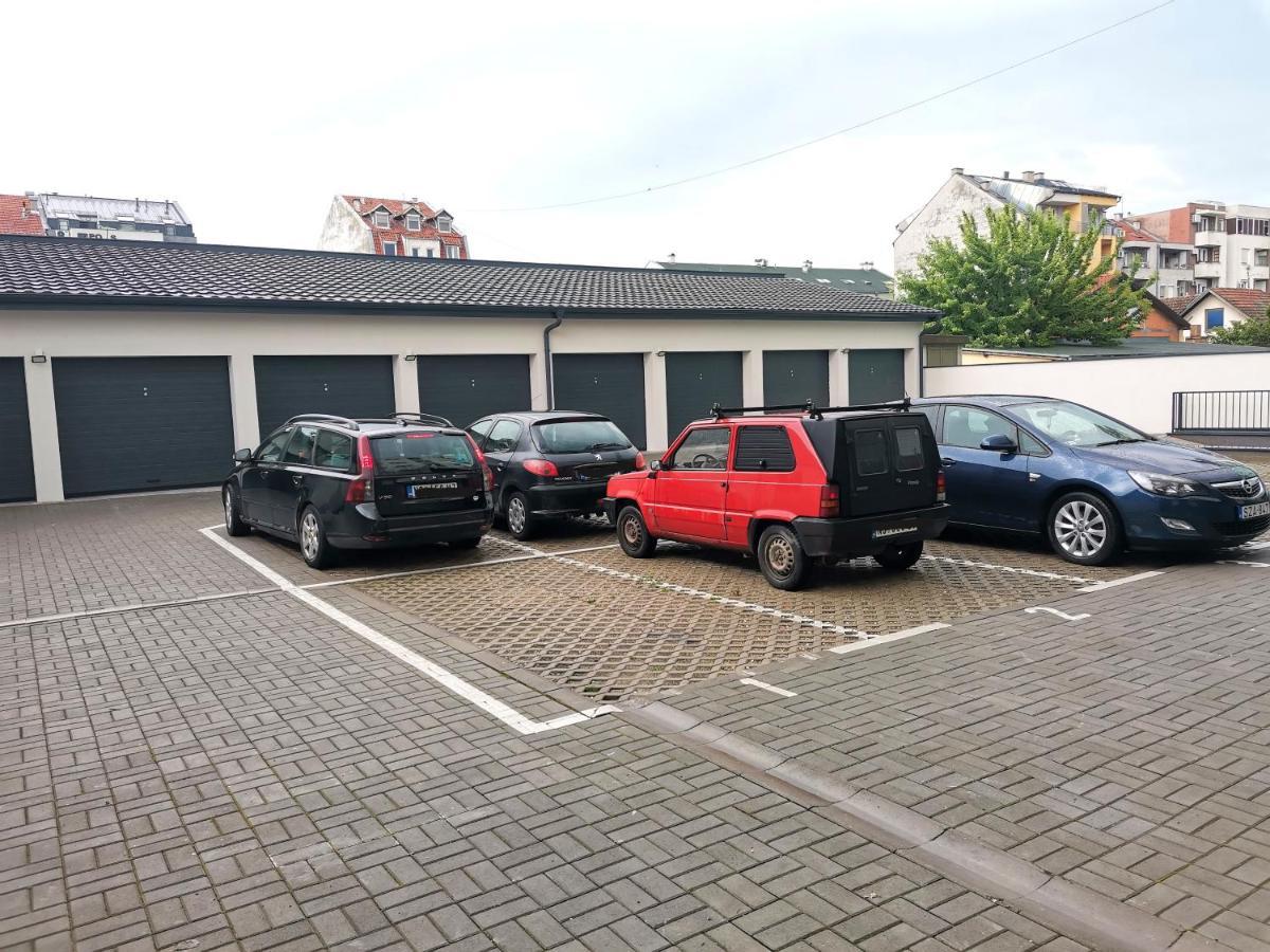 Stan Na Dan M Lägenhet Novi Sad Exteriör bild