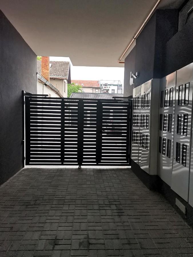 Stan Na Dan M Lägenhet Novi Sad Exteriör bild